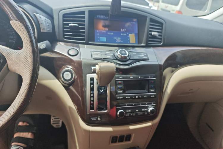 Used Nissan Quest 2015 3.5L SL Audio And AC Panel