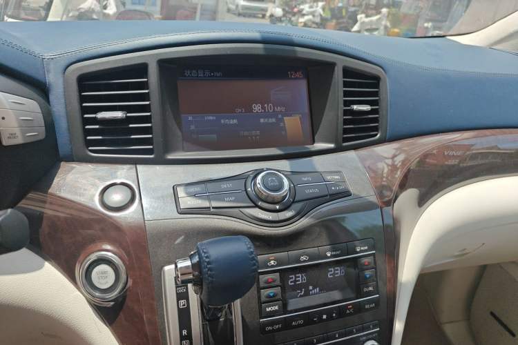 Used Nissan Quest 2015 3.5L SL Audio And AC Panel