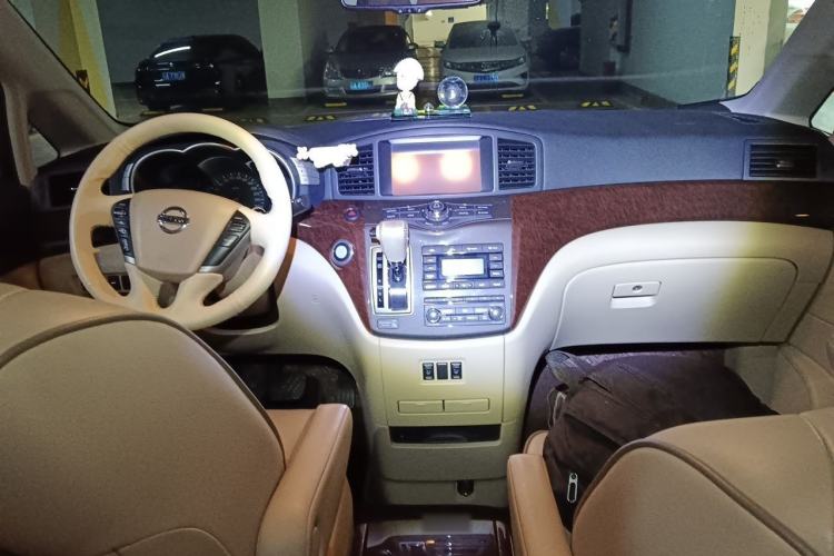 Used Nissan Quest 2015 3.5L SL Center Console