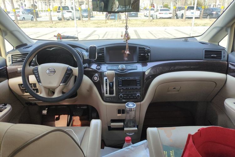 Used Nissan Quest 2015 3.5L SL Center Console