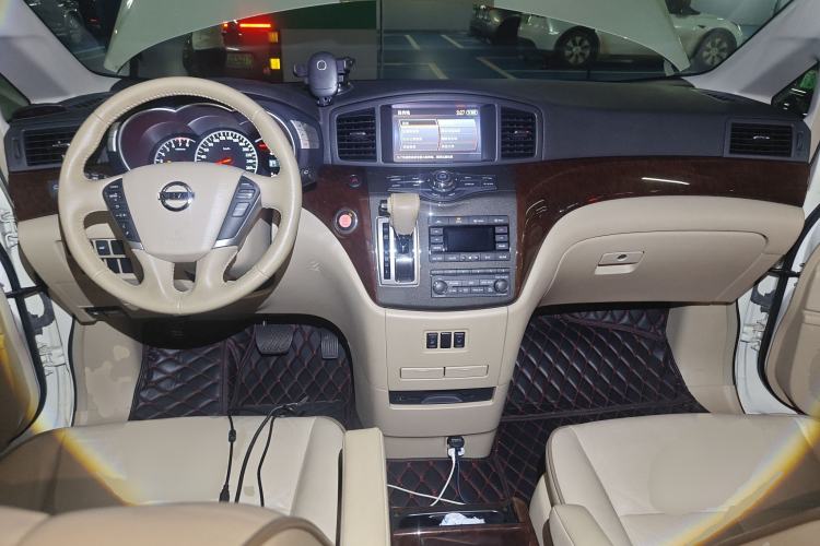 Used Nissan Quest 2015 3.5L SL Center Console