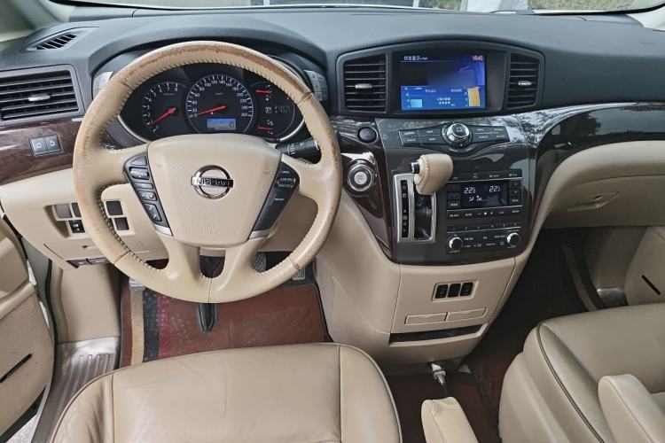 Used Nissan Quest 2015 3.5L SL Center Console