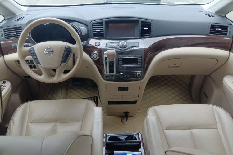 Used Nissan Quest 2015 3.5L SL Center Console