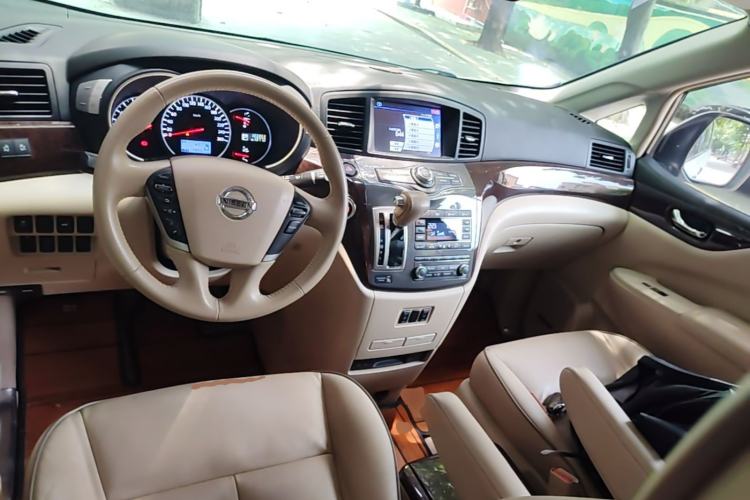 Used Nissan Quest 2015 3.5L SL Center Console