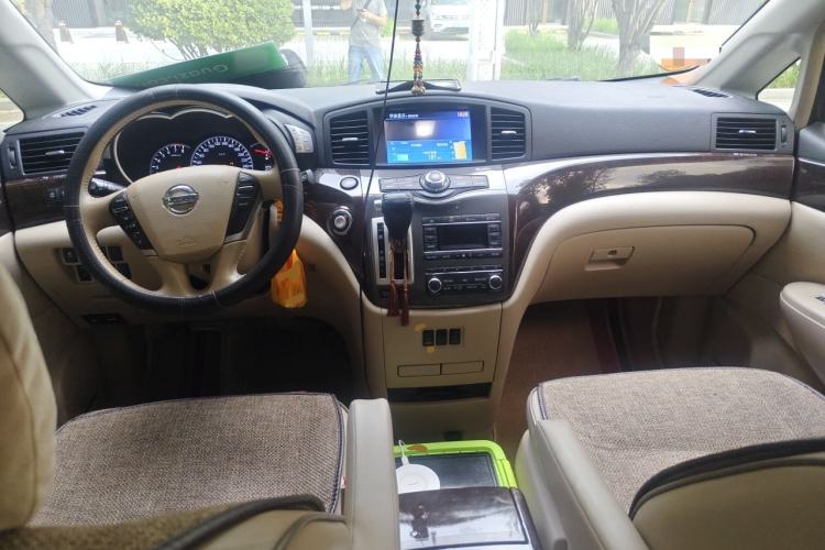 Used Nissan Quest 2015 3.5L SL Center Console