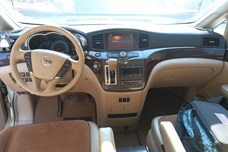 Used Nissan Quest 2015 3.5L SL Center Console
