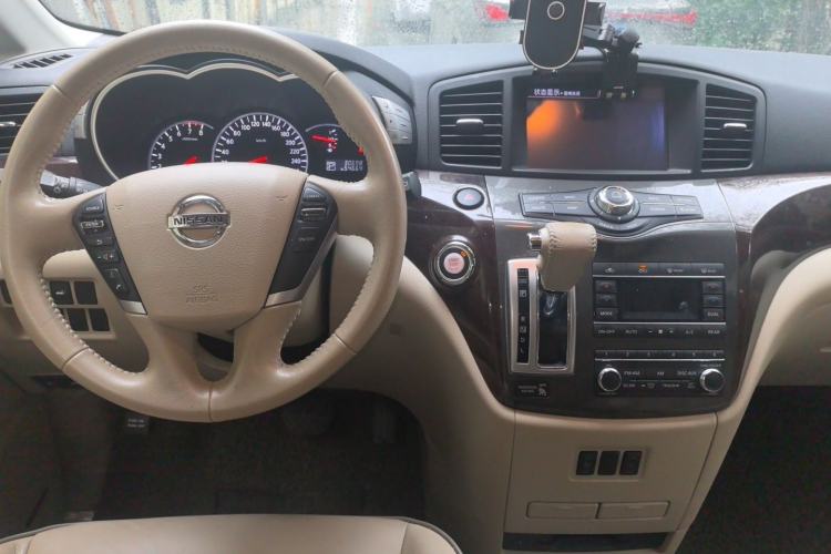 Used Nissan Quest 2015 3.5L SL Center Console