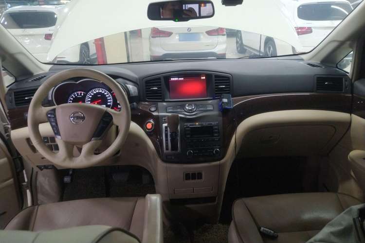 Used Nissan Quest 2015 3.5L SL Center Console