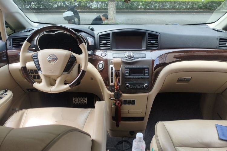 Used Nissan Quest 2015 3.5L SL Center Console