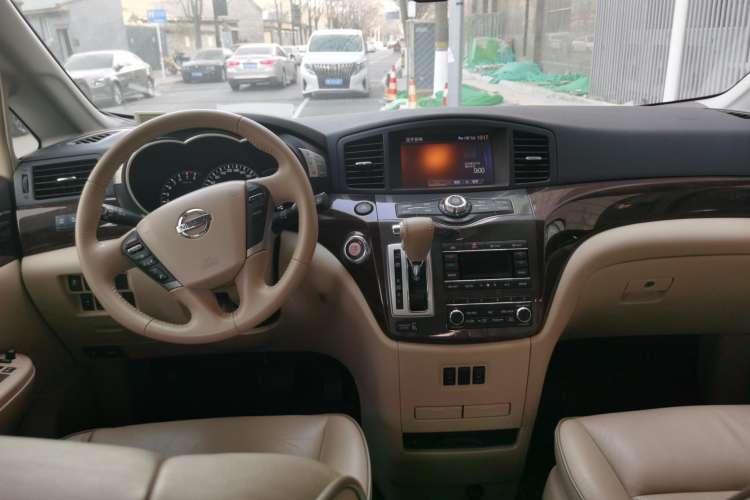 Used Nissan Quest 2015 3.5L SL Center Console