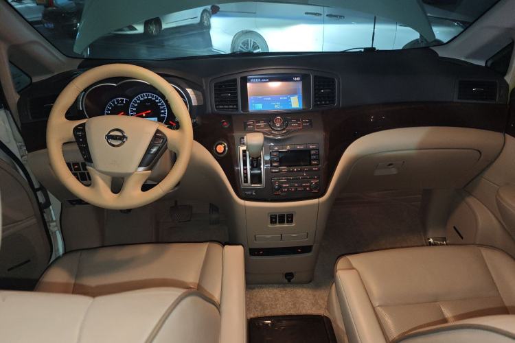 Used Nissan Quest 2015 3.5L SL Center Console