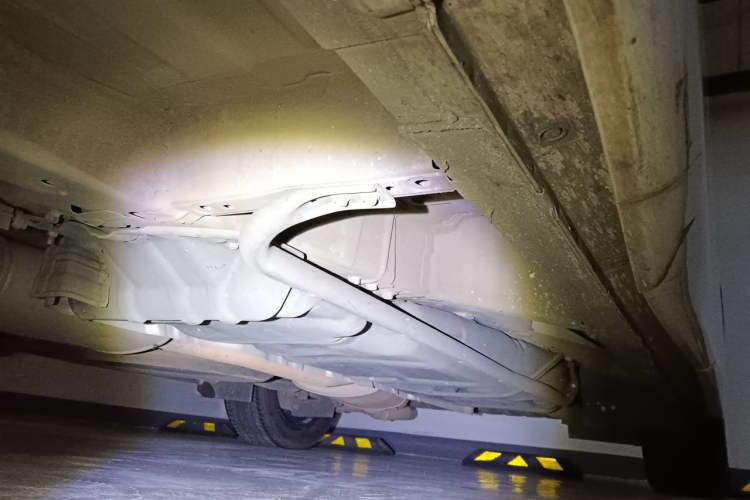 Used Nissan Quest 2015 3.5L SL Chassis Front Left