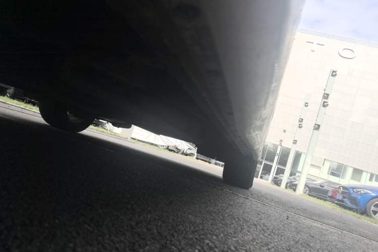 Used Nissan Quest 2015 3.5L SL Chassis Front Left