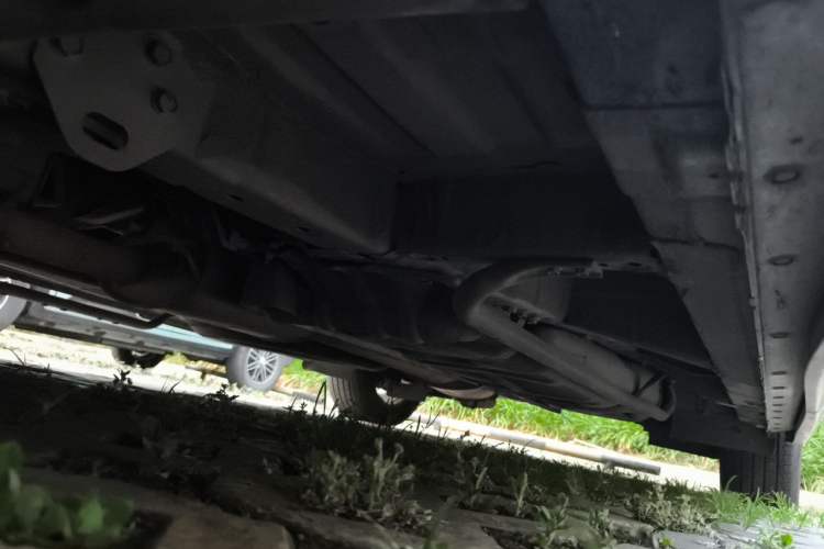 Used Nissan Quest 2015 3.5L SL Chassis Front Left