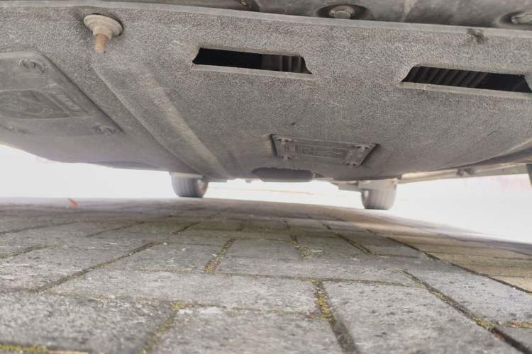 Used Nissan Quest 2015 3.5L SL Chassis Front