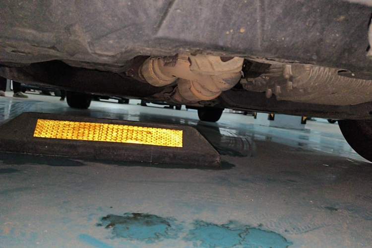 Used Nissan Quest 2015 3.5L SL Chassis Front