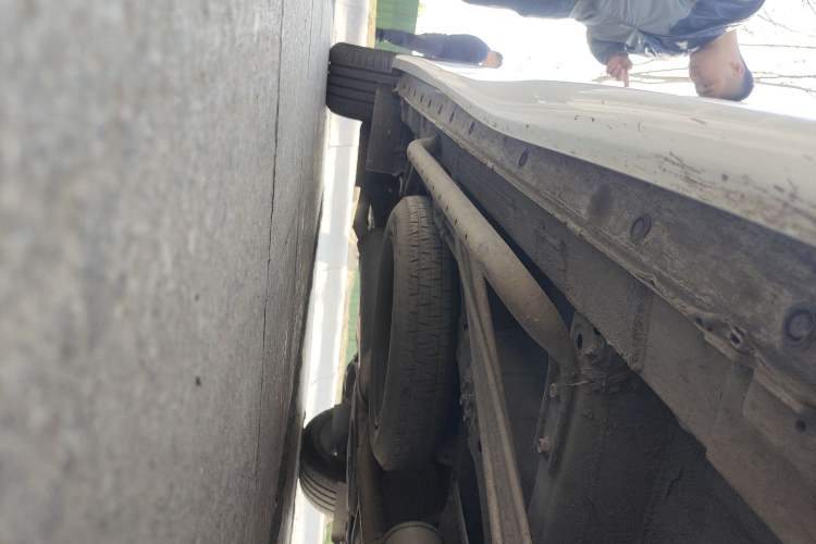 Used Nissan Quest 2015 3.5L SL Chassis Front Right