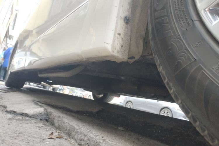 Used Nissan Quest 2015 3.5L SL Chassis Front Right