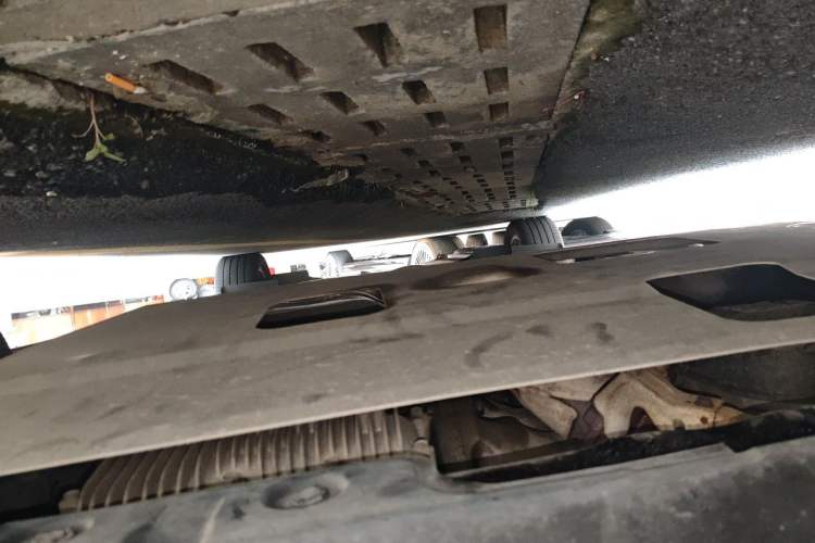 Used Nissan Quest 2015 3.5L SL Chassis Front
