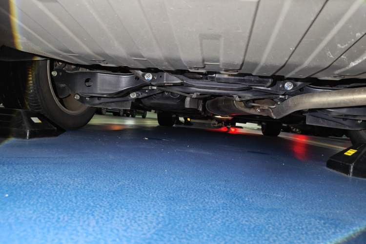 Used Nissan Quest 2015 3.5L SL Chassis Rear