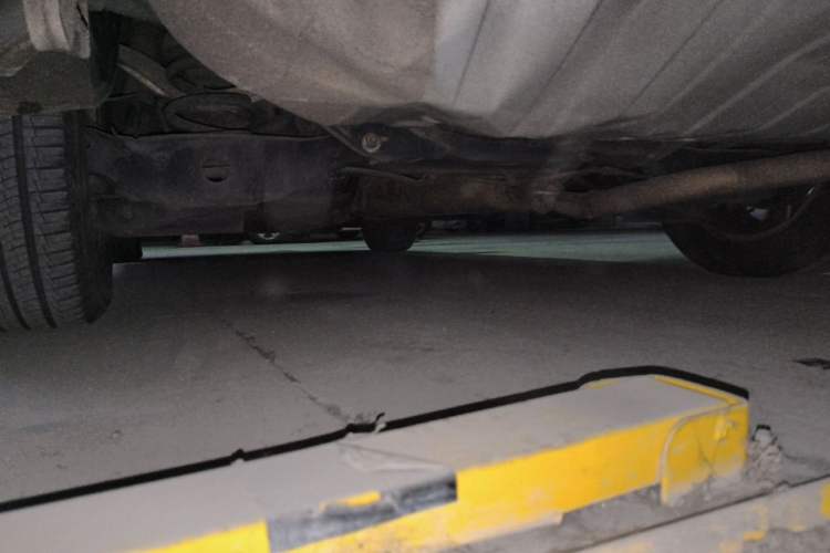 Used Nissan Quest 2015 3.5L SL Chassis Rear Left