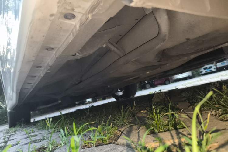 Used Nissan Quest 2015 3.5L SL Chassis Rear Left
