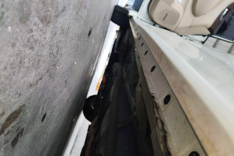Used Nissan Quest 2015 3.5L SL Chassis Rear Left