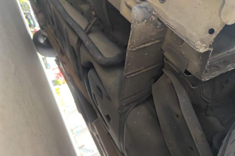 Used Nissan Quest 2015 3.5L SL Chassis Rear Left