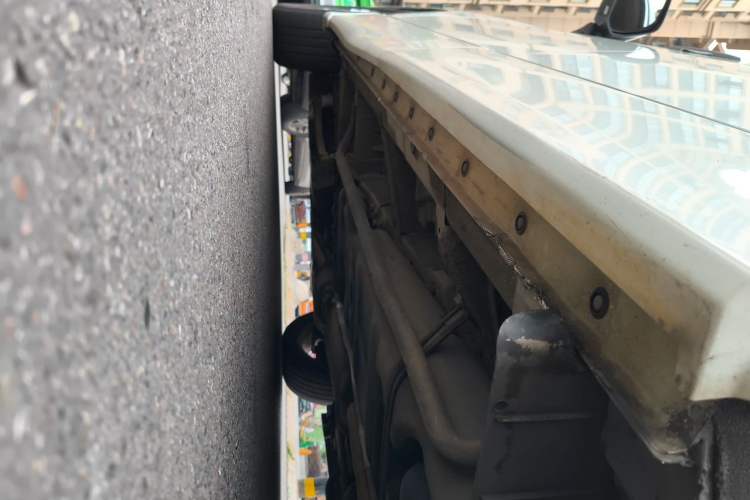 Used Nissan Quest 2015 3.5L SL Chassis Rear Left