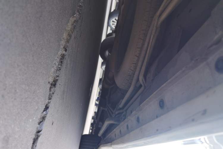 Used Nissan Quest 2015 3.5L SL Chassis Rear Right