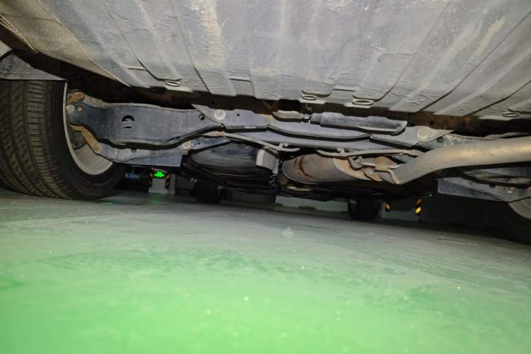 Used Nissan Quest 2015 3.5L SL Chassis Rear