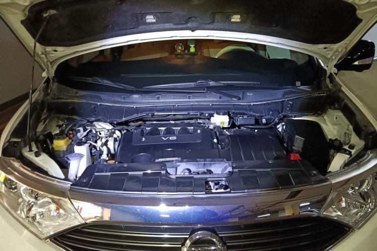 Used Nissan Quest 2015 3.5L SL Engine Bay
