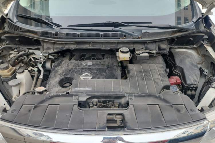 Used Nissan Quest 2015 3.5L SL Engine Bay