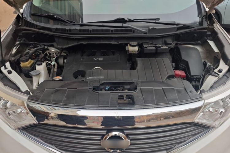 Used Nissan Quest 2015 3.5L SL Engine Bay