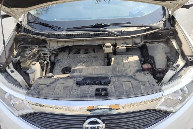 Used Nissan Quest 2015 3.5L SL Engine Bay