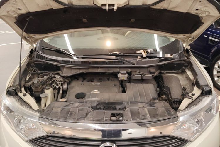 Used Nissan Quest 2015 3.5L SL Engine Bay