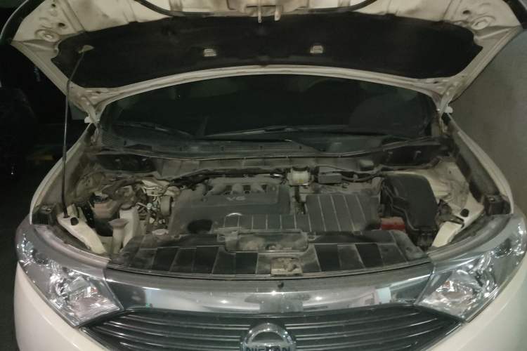 Used Nissan Quest 2015 3.5L SL Engine Bay
