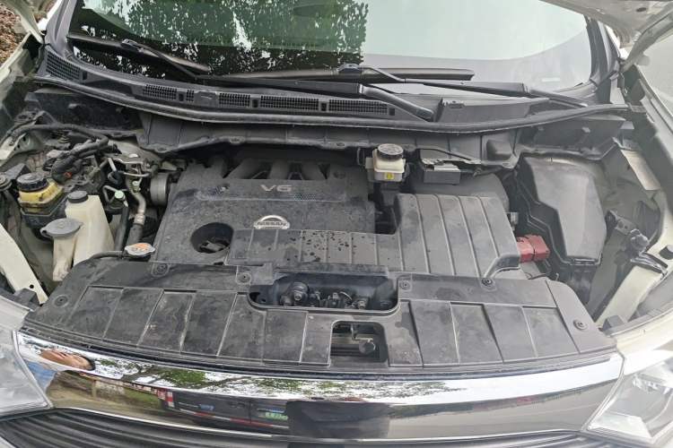 Used Nissan Quest 2015 3.5L SL Engine Bay