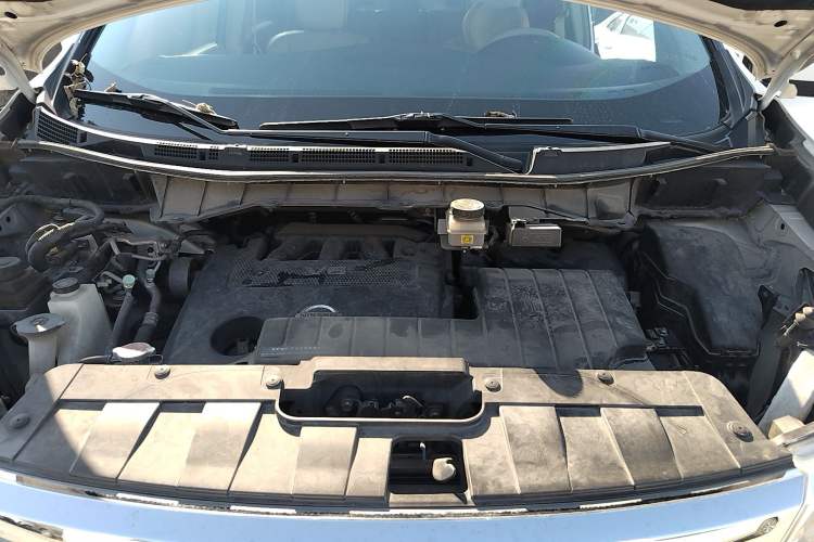 Used Nissan Quest 2015 3.5L SL Engine Bay
