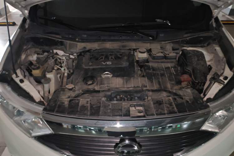 Used Nissan Quest 2015 3.5L SL Engine Bay