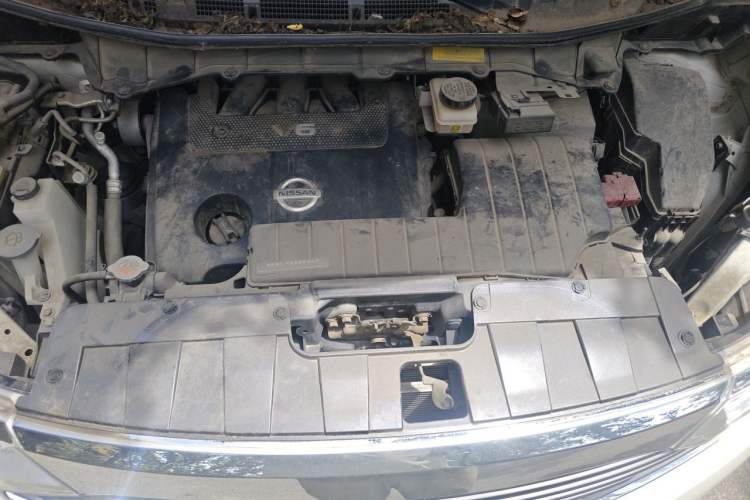 Used Nissan Quest 2015 3.5L SL Engine Bay