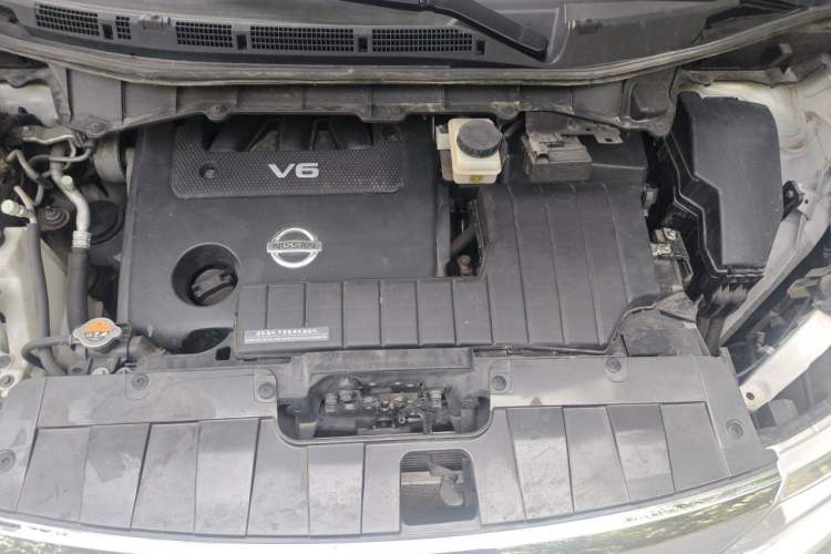 Used Nissan Quest 2015 3.5L SL Engine Bay