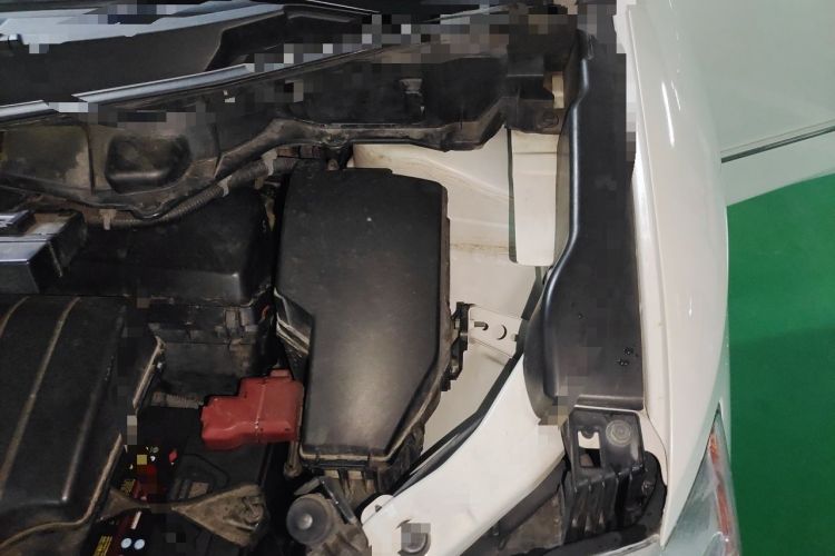Used Nissan Quest 2015 3.5L SL Engine Bay Left