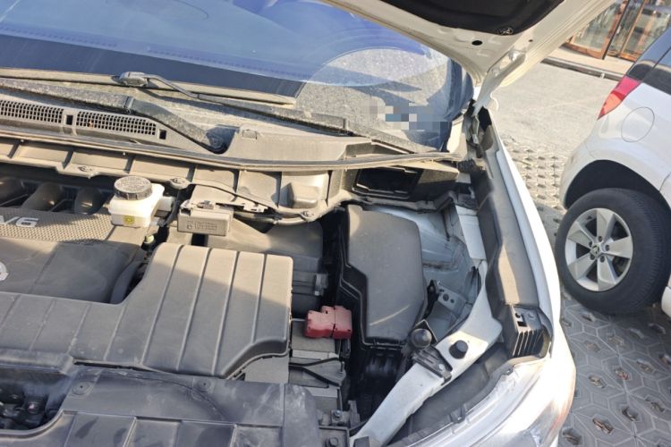 Used Nissan Quest 2015 3.5L SL Engine Bay Left
