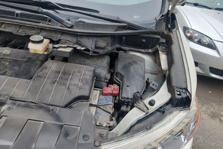 Used Nissan Quest 2015 3.5L SL Engine Bay Left