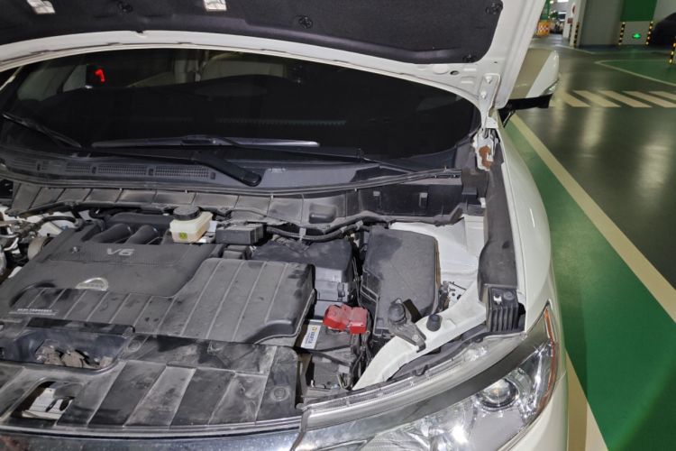 Used Nissan Quest 2015 3.5L SL Engine Bay Left