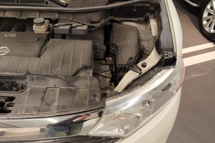 Used Nissan Quest 2015 3.5L SL Engine Bay Left