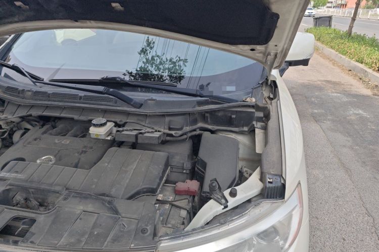 Used Nissan Quest 2015 3.5L SL Engine Bay Left