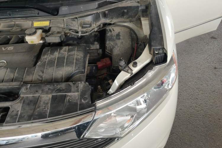 Used Nissan Quest 2015 3.5L SL Engine Bay Left