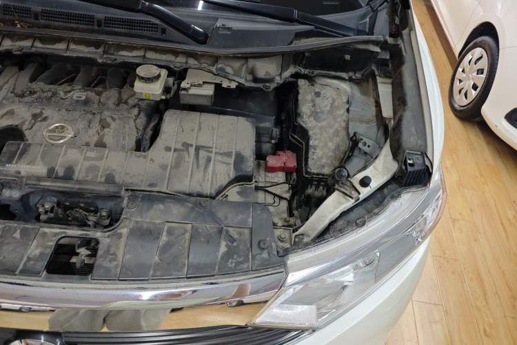 Used Nissan Quest 2015 3.5L SL Engine Bay Left